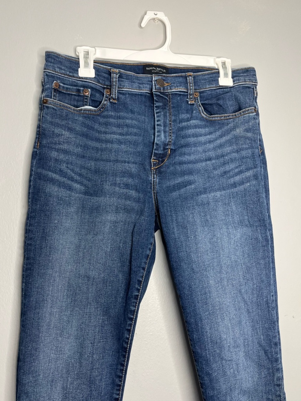 Banana Republic Women’s Blue Medium Wash Sculpt Skinny Jeans - Picture 3 of 9